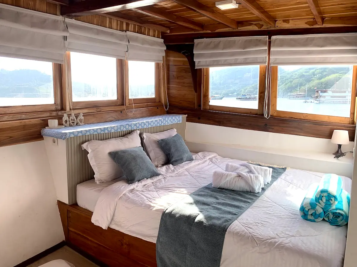 Arjuna Master Suite with Balcony & Bathtub - Image 1